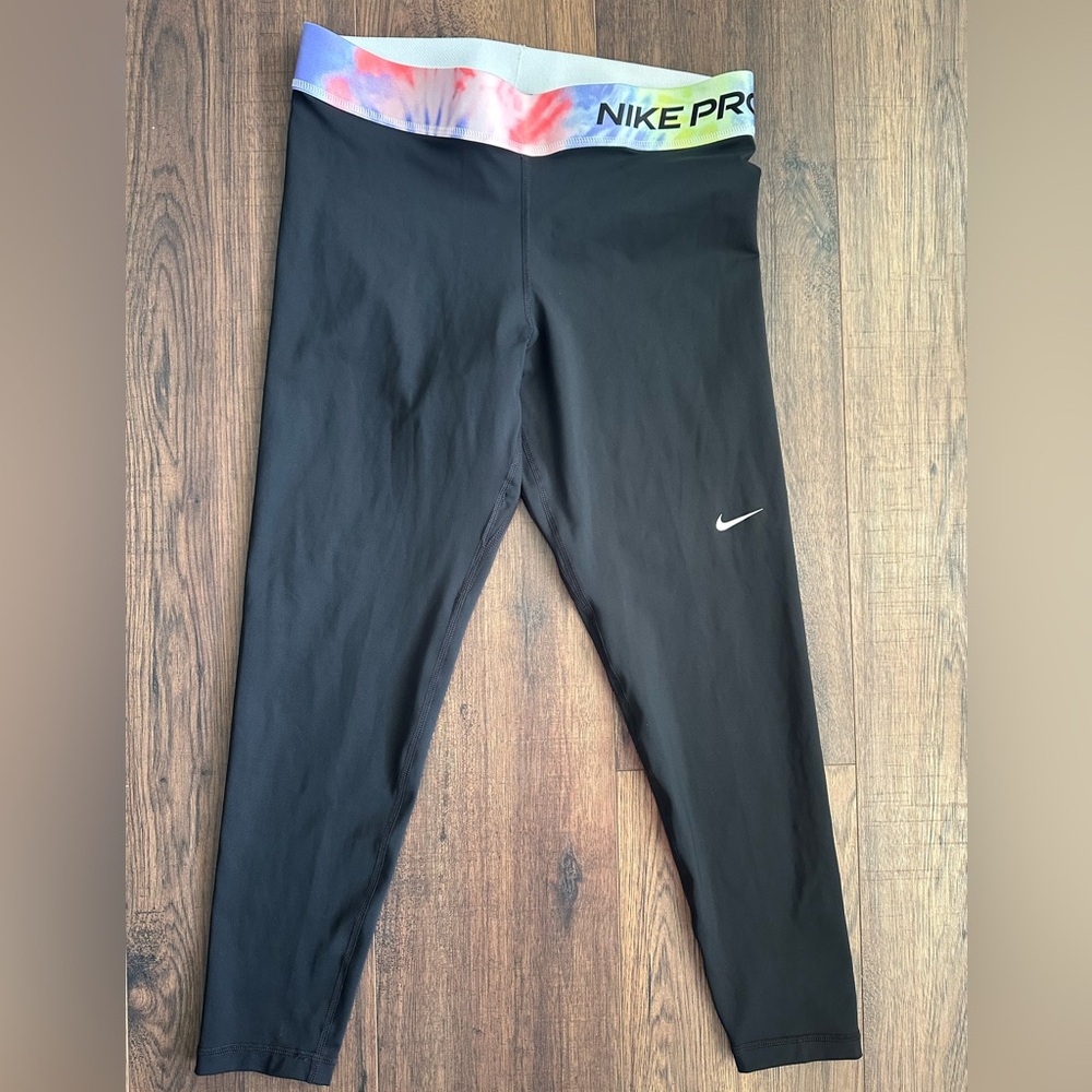 EUC Nike Pro Mid Rise Tie Dye 7/8 Length Leggings Size L, 12/14